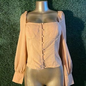 Adorable yellow blouse  🌻
